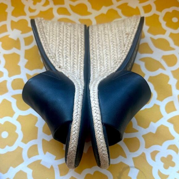 Calvin Klein Bandera Jute Wedged Leather
Sandals/Slides. Size 8 See Video - Picture 1 of 7